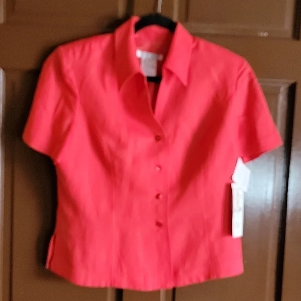 Plaza South-Linen/ Rayon coral,collared v neck, short sleeved top 12P NWT.
